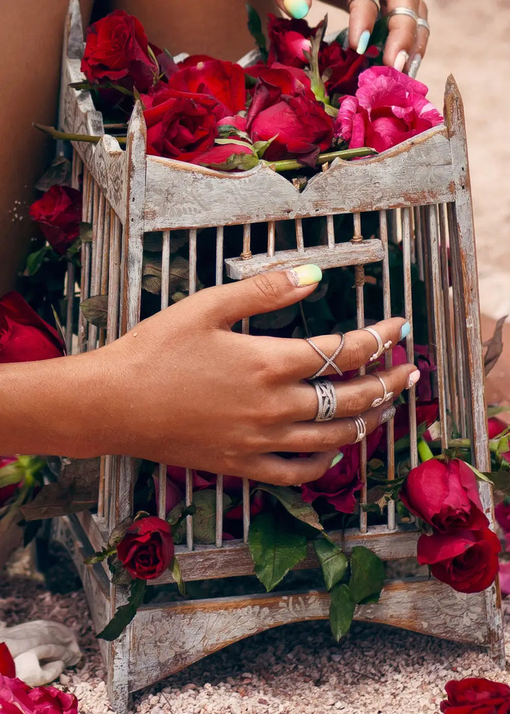 Leinwandbild - Woman with Roses